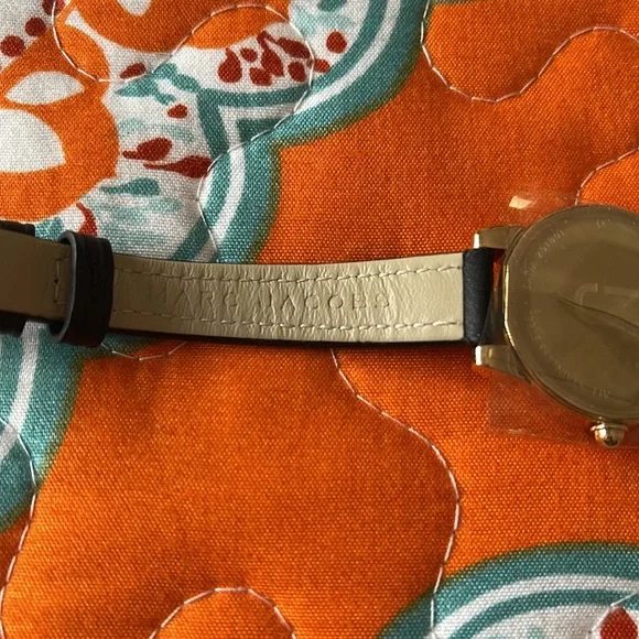 New Without Tag Authentic Women Marc Jacobs Small Face Leather Watch New Without Tag Authentic Women Marc Jacobs Small Face  main image 2
